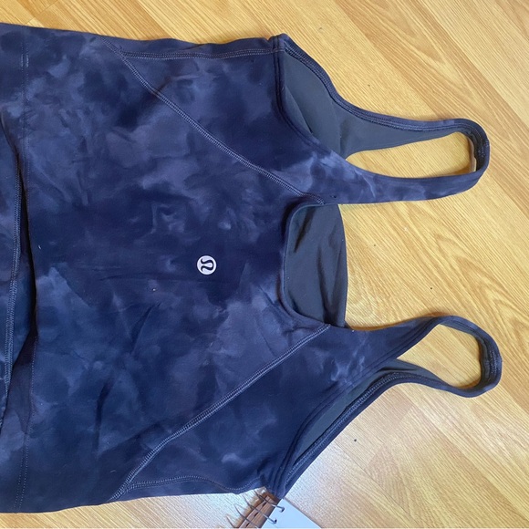 Lululemon align too pretty sure it’s a size 4 - Picture 2 of 2